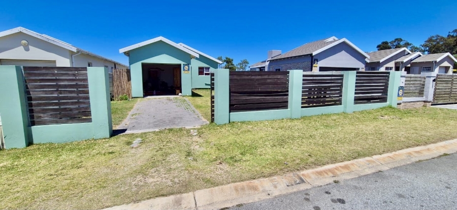 3 Bedroom Property for Sale in Overbaakens Eastern Cape
